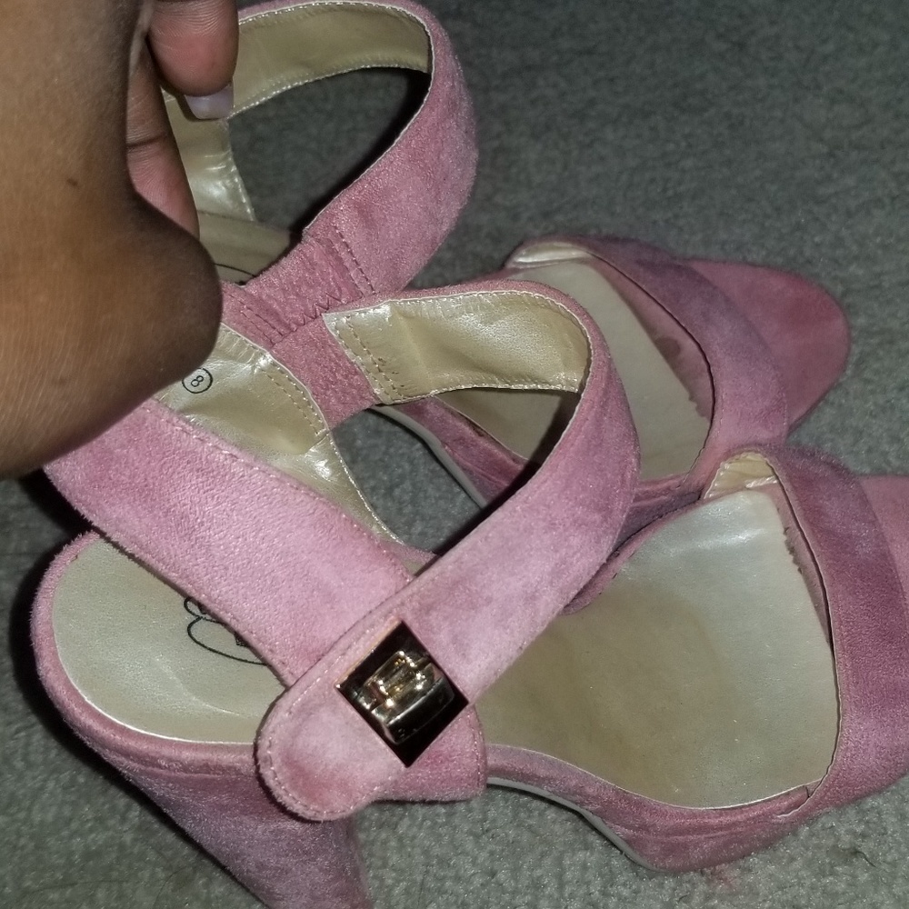 Heels - Picture 2 of 4